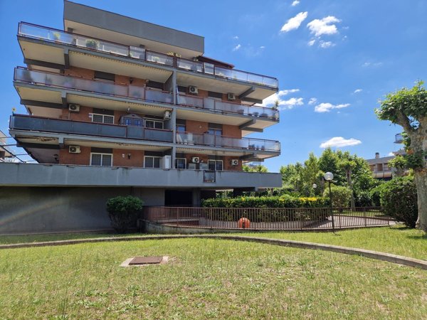 appartamento in vendita a Roma in zona Settecamini
