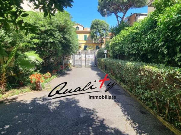appartamento in vendita a Roma in zona Appio Latino
