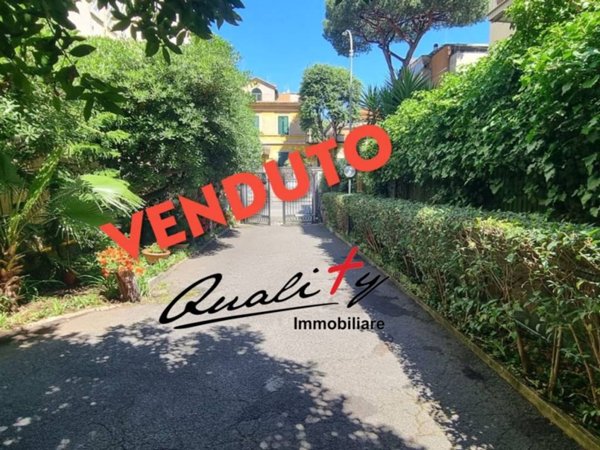 appartamento in vendita a Roma in zona Appio Latino