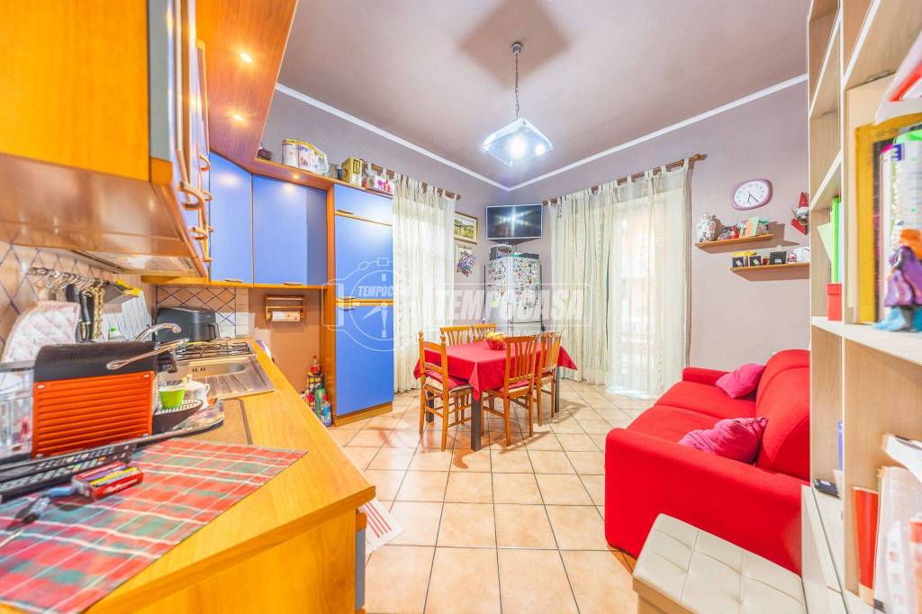 appartamento in vendita a Roma in zona Tuscolano