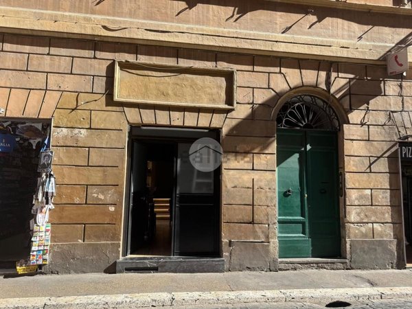 casa semindipendente in vendita a Roma in zona Parione/Sant'Eustachio