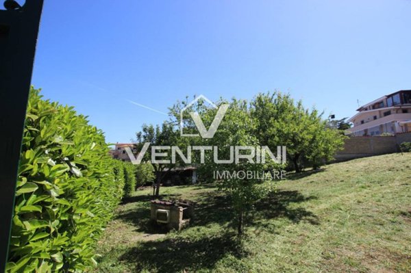 casa indipendente in vendita a Roma in zona Valle Muricana