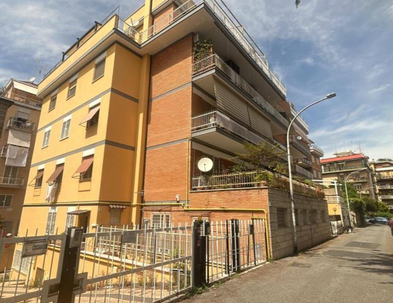 appartamento in vendita a Roma in zona Monte Sacro/Talenti