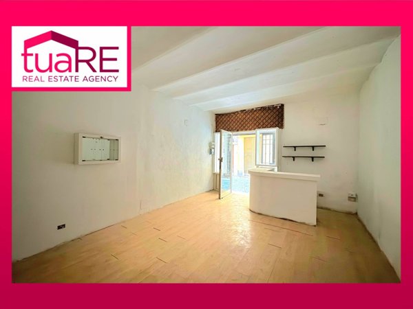 locale commerciale in vendita a Roma in zona Pigna - Sant'Angelo