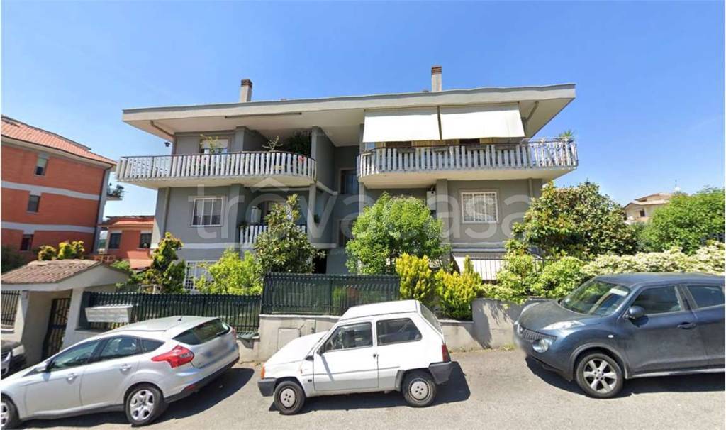 appartamento in vendita a Roma in zona Finocchio