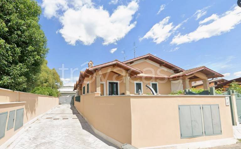 casa indipendente in vendita a Roma in zona Axa