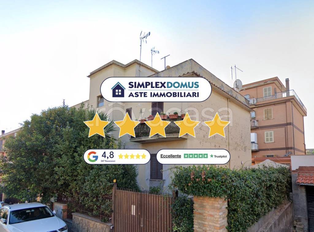 appartamento in vendita a Roma in zona Finocchio