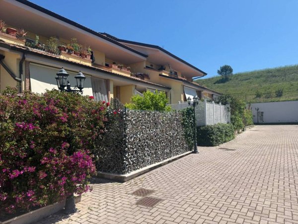 appartamento in vendita a Roma in zona Casalotti
