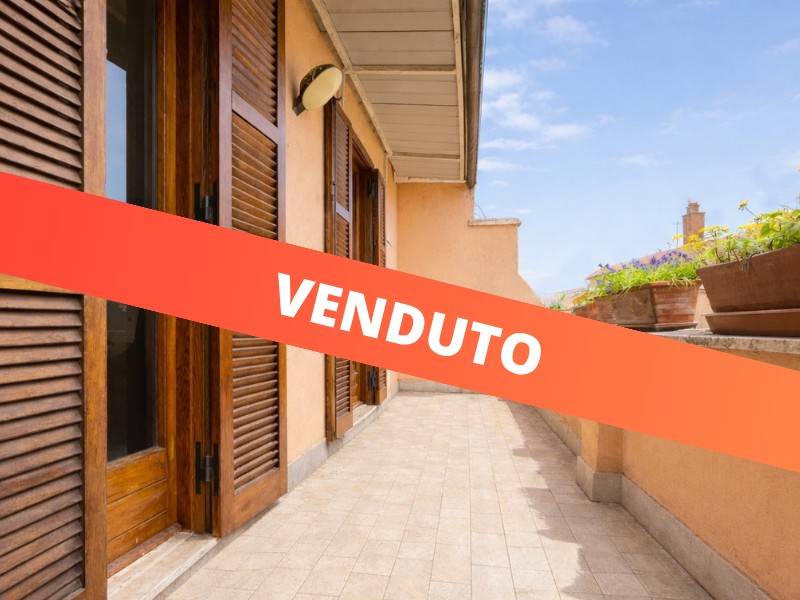 appartamento in vendita a Roma in zona Tuscolano