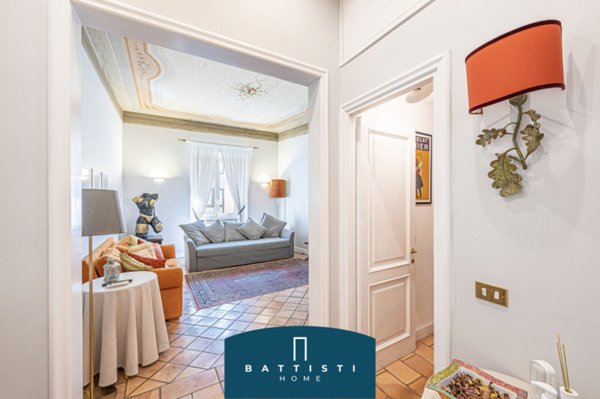 appartamento in vendita a Roma in zona Pigna - Sant'Angelo