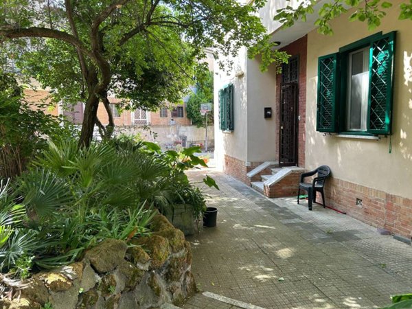 casa indipendente in vendita a Roma in zona Ostiense