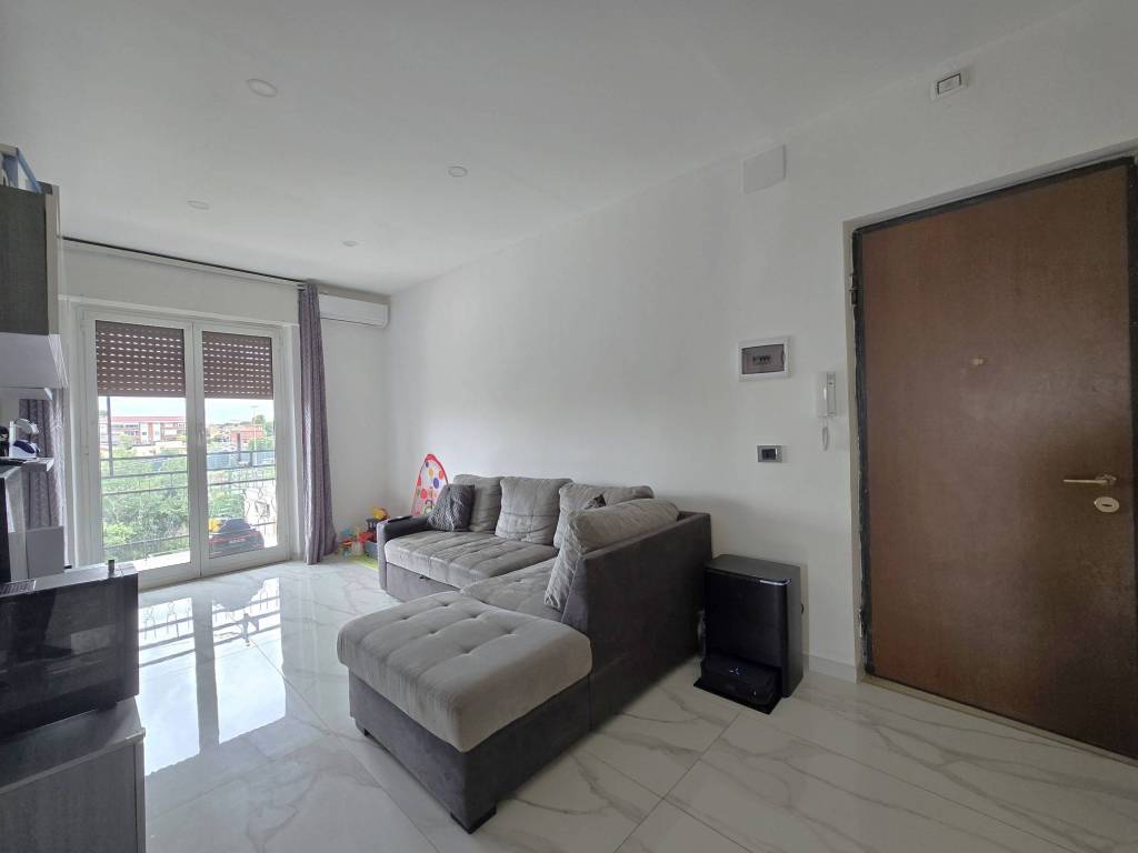 appartamento in vendita a Roma in zona Torre Angela