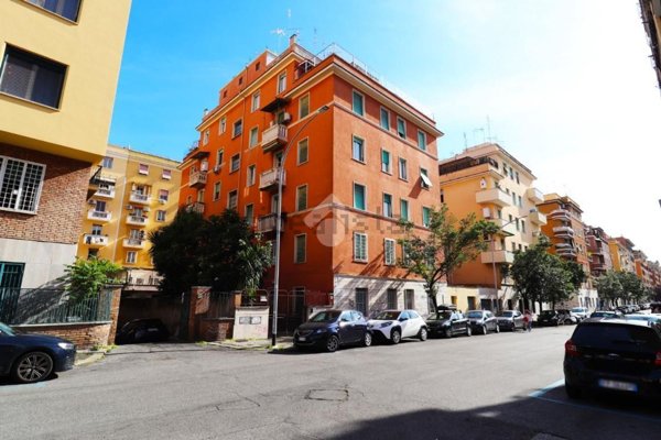 casa indipendente in vendita a Roma in zona Tuscolano