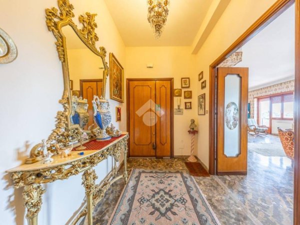 appartamento in vendita a Roma in zona Torre Angela