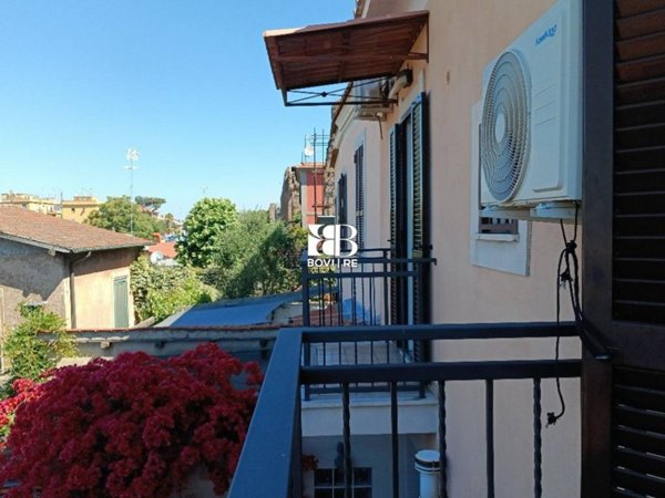 casa indipendente in vendita a Roma in zona Appio Latino