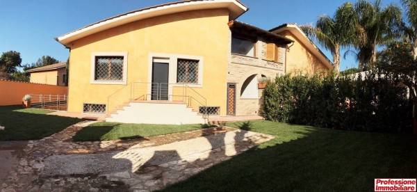 casa indipendente in vendita a Roma in zona Infernetto