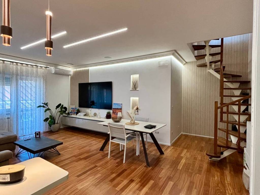 appartamento in vendita a Roma in zona Ostia