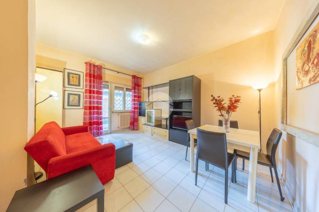 appartamento in vendita a Roma in zona Appio Claudio