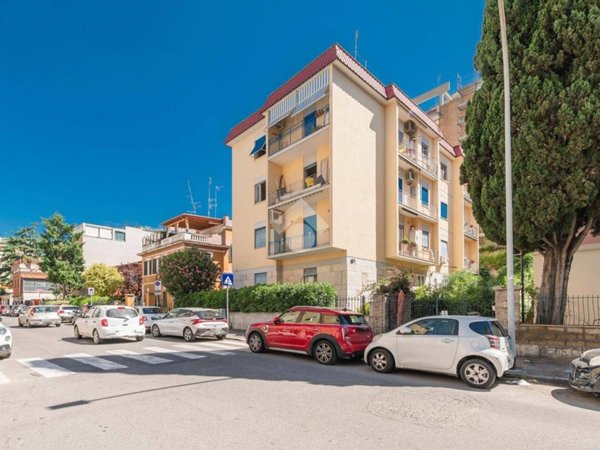 appartamento in vendita a Roma in zona Della Vittoria