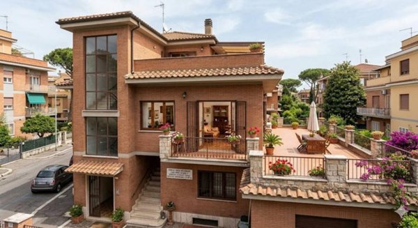 appartamento in vendita a Roma in zona Finocchio