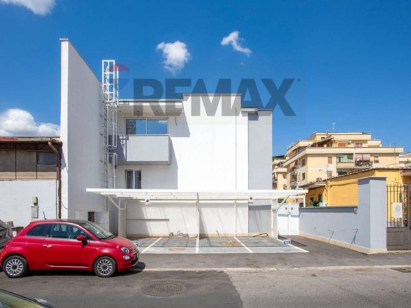 appartamento in vendita a Roma in zona Torre Maura