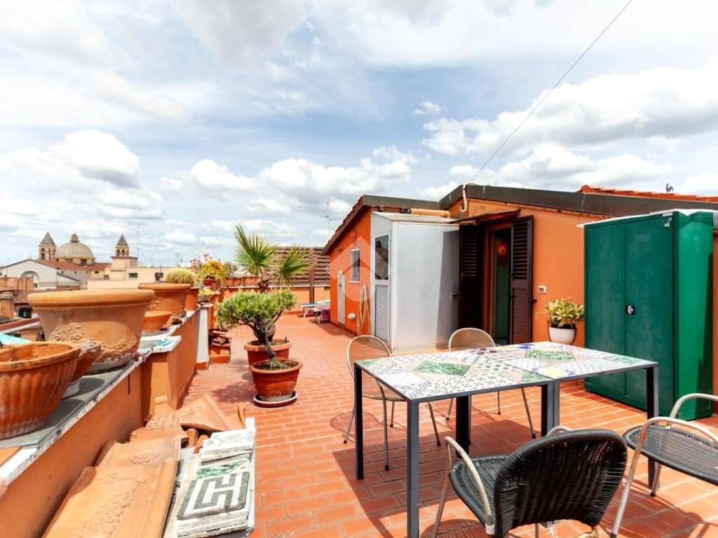 appartamento in vendita a Roma in zona Appio Latino