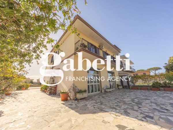 casa indipendente in vendita a Roma in zona Piana del Sole