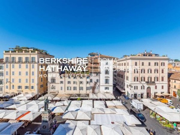 appartamento in vendita a Roma in zona Rione Regola