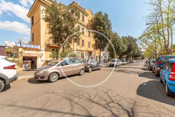 locale commerciale in vendita a Roma