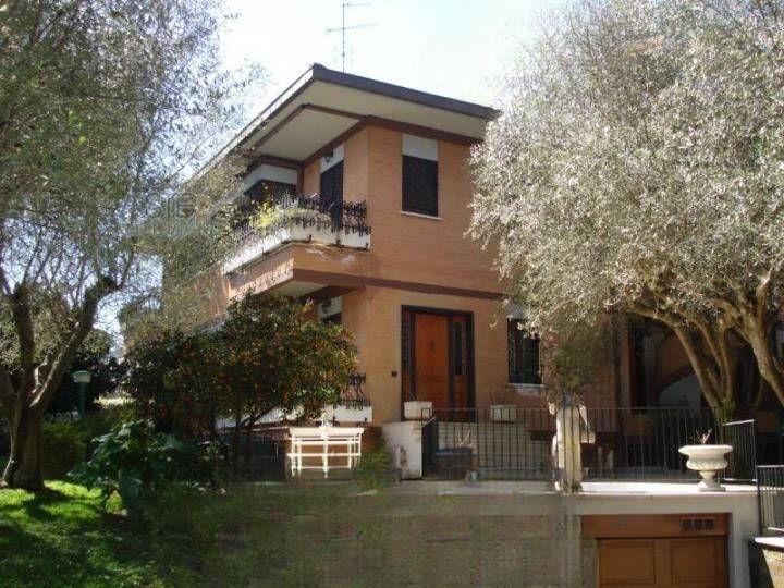 casa indipendente in vendita a Roma in zona Mezzocammino