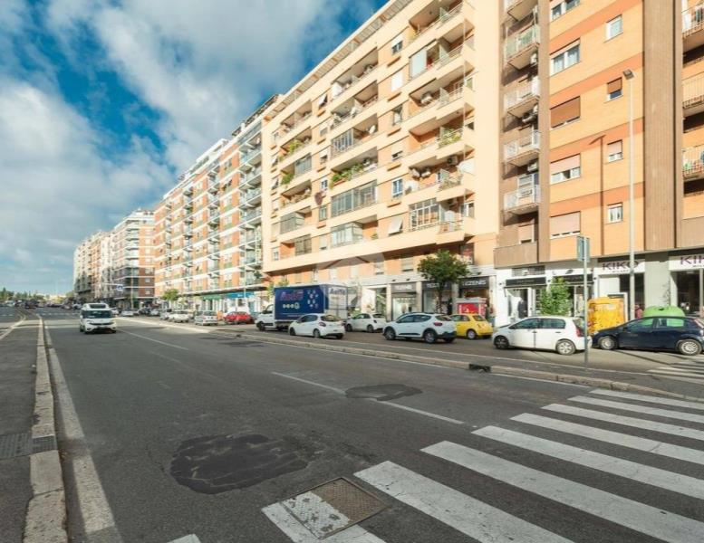 appartamento in vendita a Roma in zona Nomentano