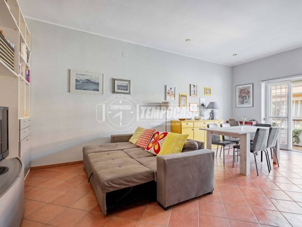 appartamento in vendita a Roma in zona Axa