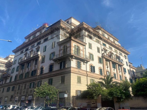 appartamento in vendita a Roma in zona Tuscolano