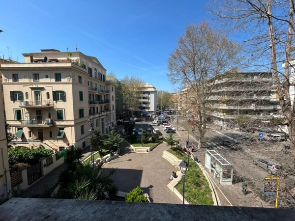 appartamento in vendita a Roma in zona Ostia
