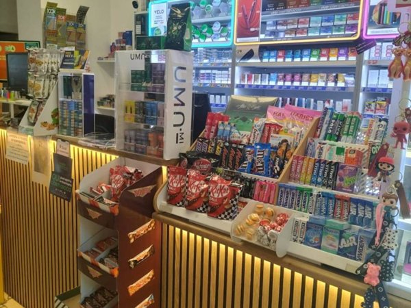 negozio in vendita a Roma in zona Portuense