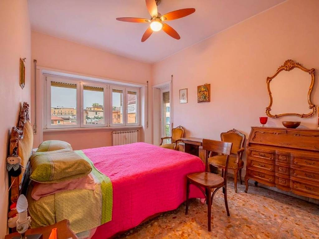 appartamento in vendita a Roma in zona Appio Latino