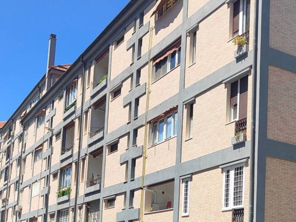 appartamento in vendita a Roma in zona Torre Spaccata