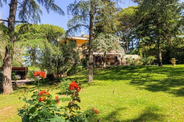 casa indipendente in vendita a Roma