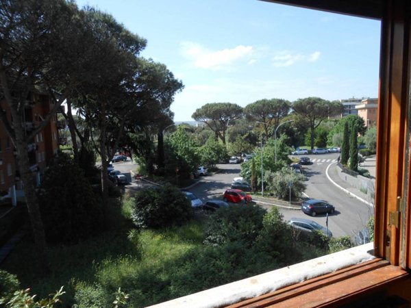 appartamento in vendita a Roma in zona Colle del Sole