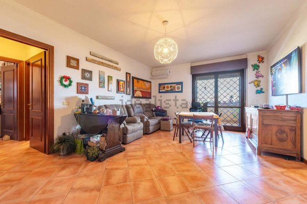 appartamento in vendita a Roma in zona Vitinia