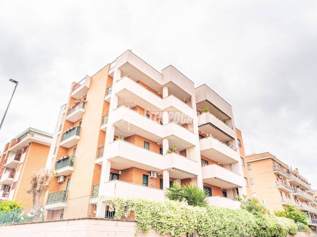 appartamento in vendita a Roma in zona Romanina