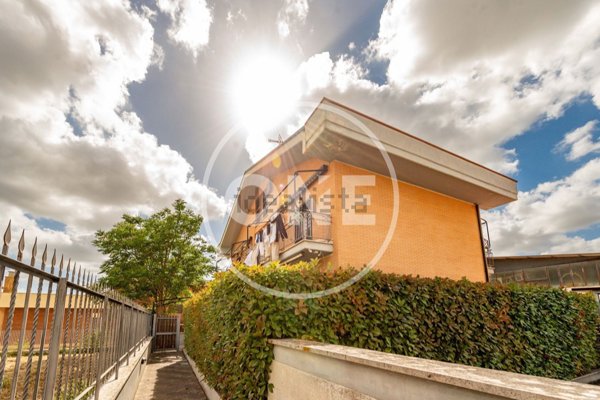 appartamento in vendita a Roma in zona Tor Bella Monaca
