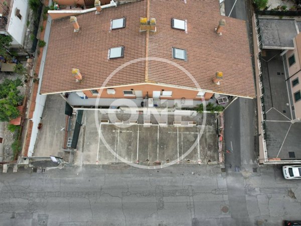 negozio in vendita a Roma in zona Lunghezza