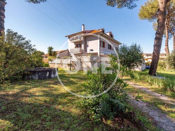 appartamento in vendita a Roma in zona Castelverde