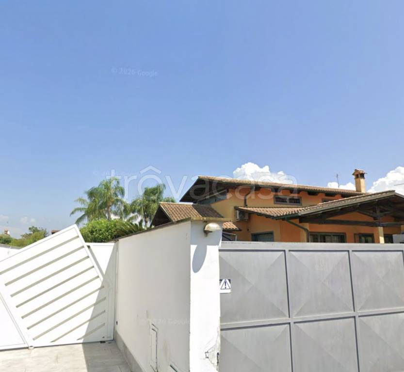casa indipendente in vendita a Roma in zona Infernetto