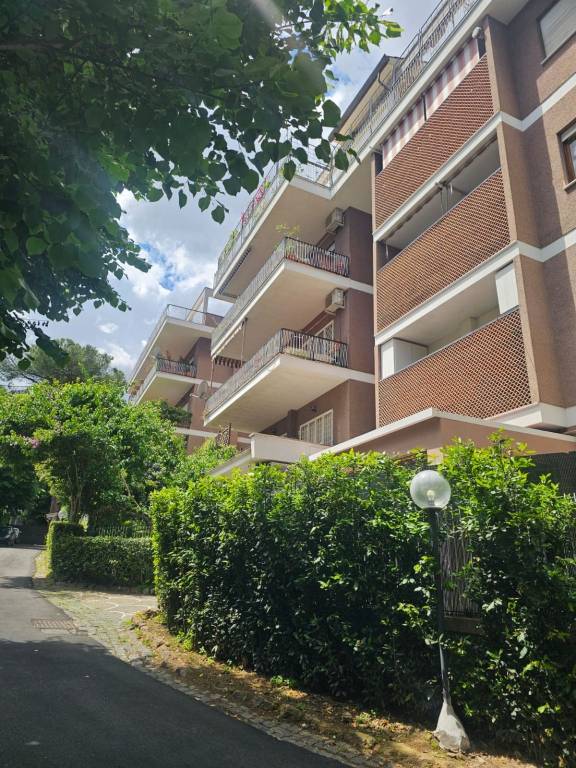 appartamento in vendita a Roma in zona Tor di Quinto