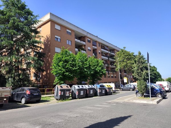 ufficio in vendita a Roma in zona Giuliano Dalmata