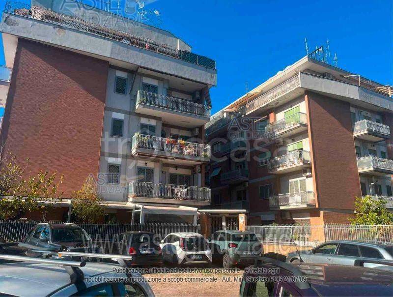 appartamento in vendita a Roma in zona Torre Maura