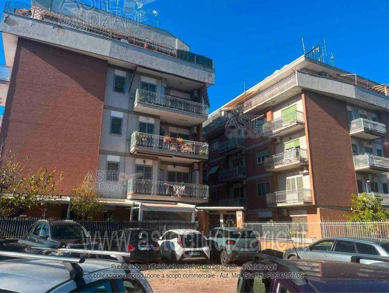 appartamento in vendita a Roma in zona Torre Maura