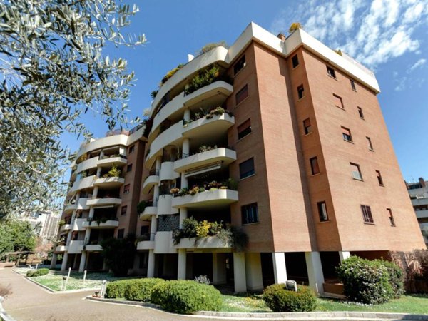 appartamento in vendita a Roma in zona Ardeatino